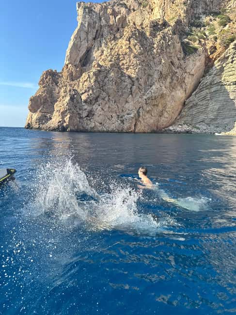 1-hour jet ski tour with no license required - Drive alone or bring a buddy: how the experience is set up