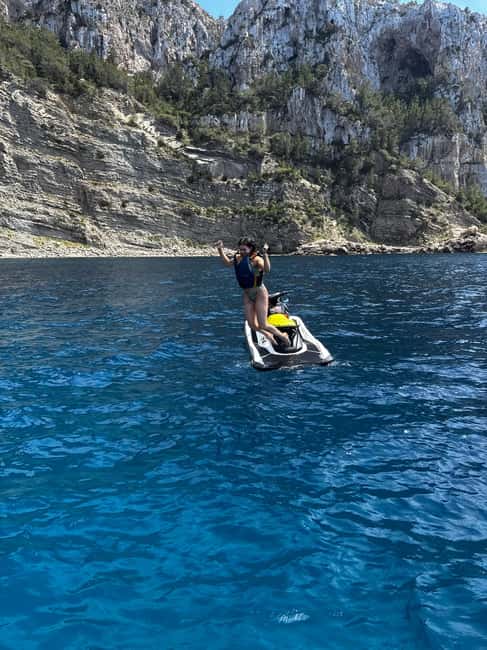 1-hour jet ski tour with no license required - What you do for that whole hour: motion, coastline views, and staying in bounds