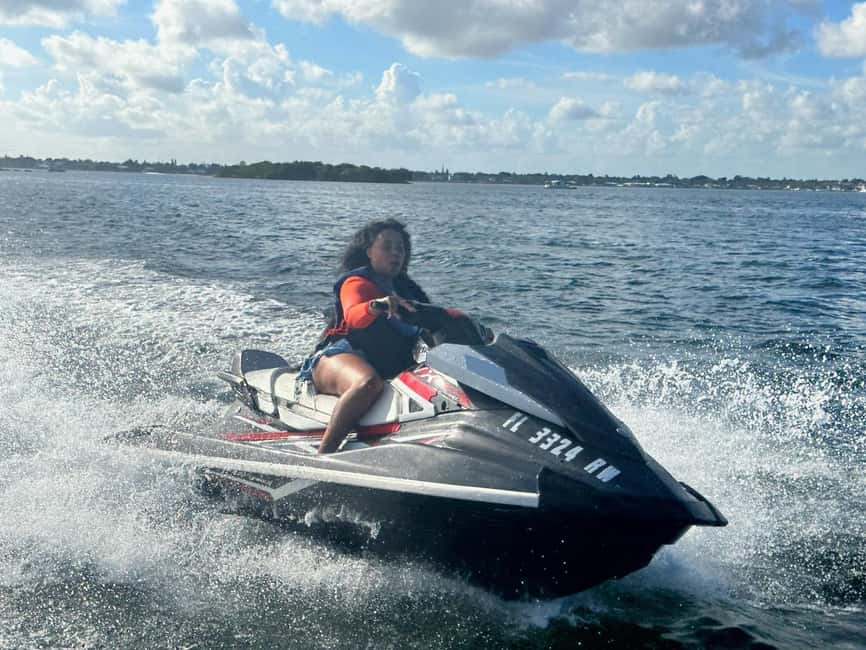 961 NW Seventh St Miami, FL 33136 Miami Jetski aventure #1 - Why Biscayne Bay on a jet ski beats a quick shoreline cruise