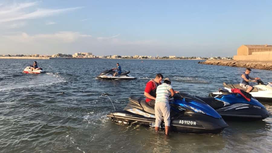 Abu Dhabi 1-Hour Jet Ski Rental - Solo or With a Passenger: Pick the Dynamic That Fits Your Day