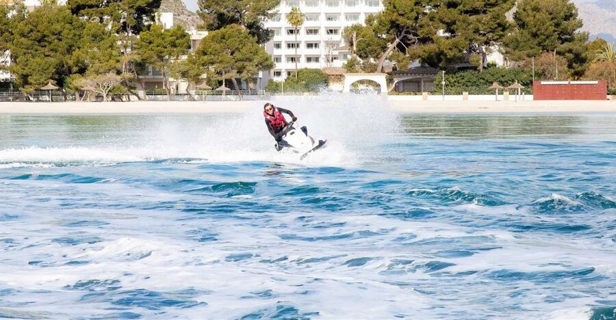 Alcudia: 30-Minute Jet Ski Adventure for Beginners & Photos - Why a 30-minute jet ski in Alcúdia Bay hits the sweet spot for first-timers