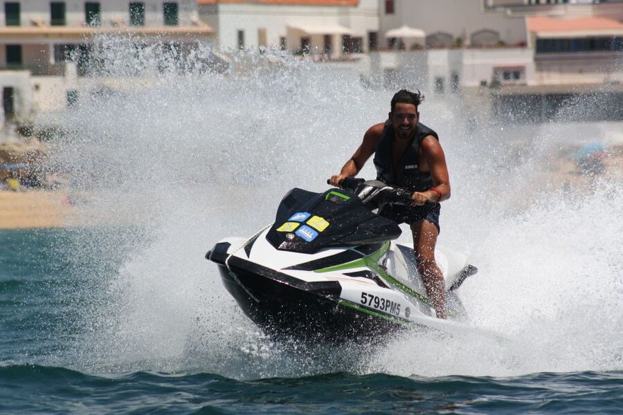 Algarve: Jet Ski Rental in Armação de Pêra - Meeting at Armacao de Pêra Beach (Holiday Inn Algarve): timing matters