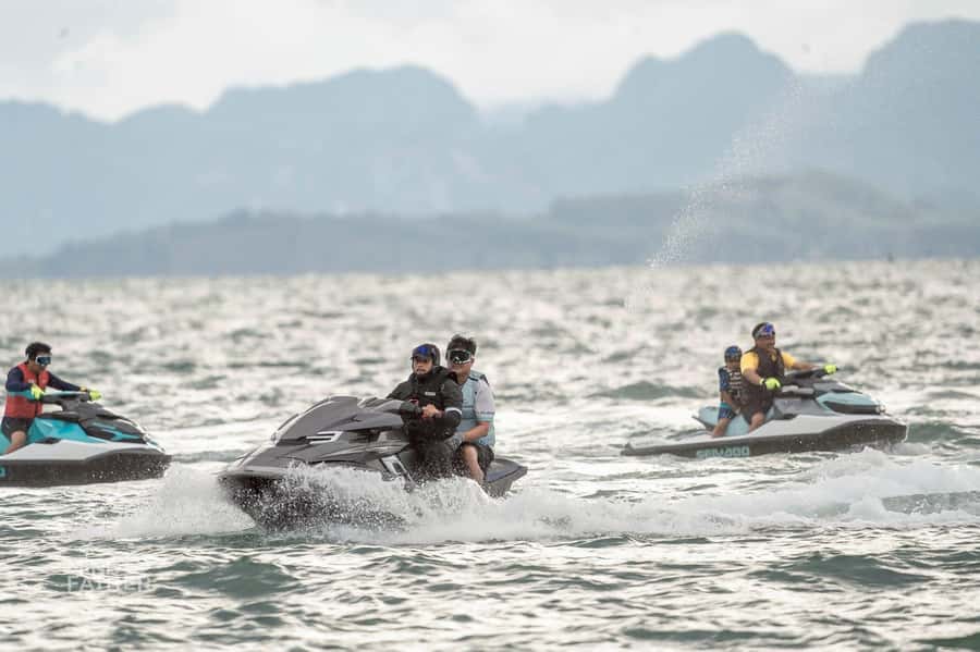 Chumphon: Jet Ski Adventure with Island Trip Option - Snacks, photos, and the beach-food finish