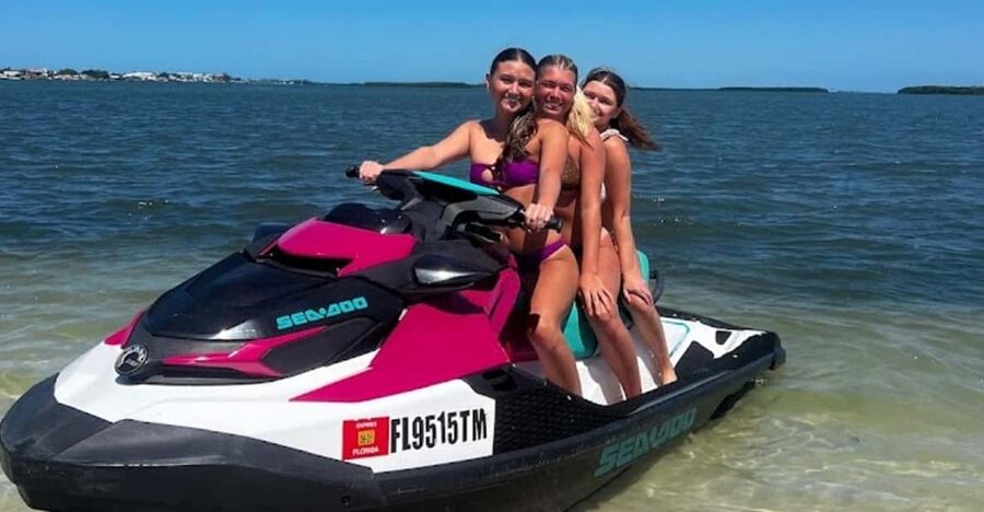 Clearwater: Dolphin Jet Ski Tour - 1 SKI FOR UP TO 3 PEOPLE - Jet ski basics: one ski for up to three people (and who can drive)