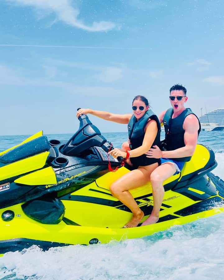 Dubai: Burj Al Arab Jetski Tour - Circling the Burj Al Arab for close-up Dubai skyline views