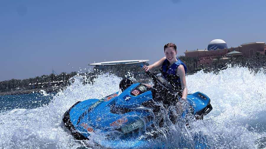 Dubai Jet Ski: Burj Khalifa, Burj Al Arab, Pics & Ice Cream! - What to bring (so the ride feels easy)