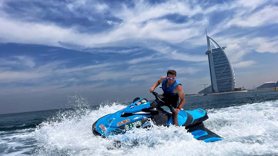 Dubai Jet Ski: Burj Khalifa, Burj Al Arab, Pics & Ice Cream! - Nemo WaterSports at Umm Suqeim Marina: getting there without stress