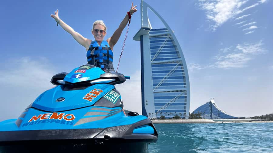 Dubai: Jet Ski to Atlantis with Videos, Photos and Ice Cream - Safety briefing and how the ride stays fun