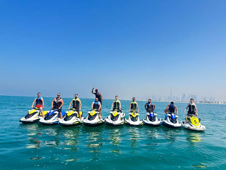 Dubai: Jet Ski Tour of Burj Al Arab & Atlantis the Palm - Stop 4: Atlantis break time and photos near the Palm