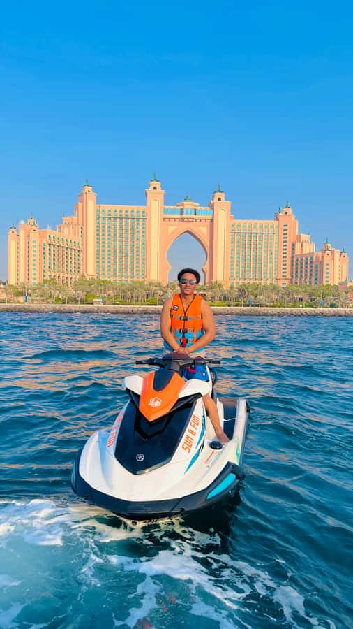 Dubai jet ski: visit the Burj al Arab and Atlantis with photos and videos - Price value: why $54 per group can work out well
