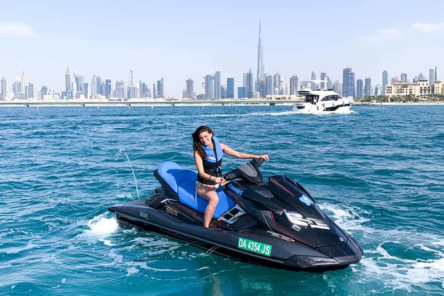 Dubai: Jetski Ride up to 2 People with Photos & Refreshments - Your 30-minute route: what you’ll see and why it feels special