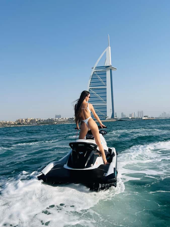 Dubai: Jetski to Burj Arab-Atlantis w Pic, Video & Icecream - Lumiere Café After the Speed: Ice Cream or Pizza With Sea Views