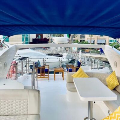 Dubai:Yacht Sightseeing with 30mins Jet-ski on Ain Dubai - Entering the yacht vibe: crew, comfort, and onboard rules that matter