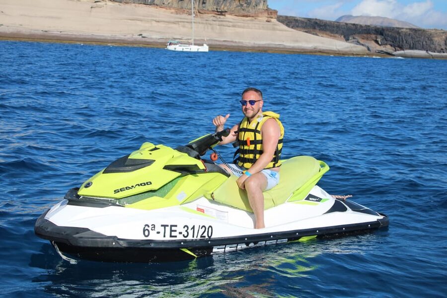 From Puerto Colon : 1 hour adrenaline JetSki tour - What the Guided Ride Feels Like (and How to Get the Most Out of It)
