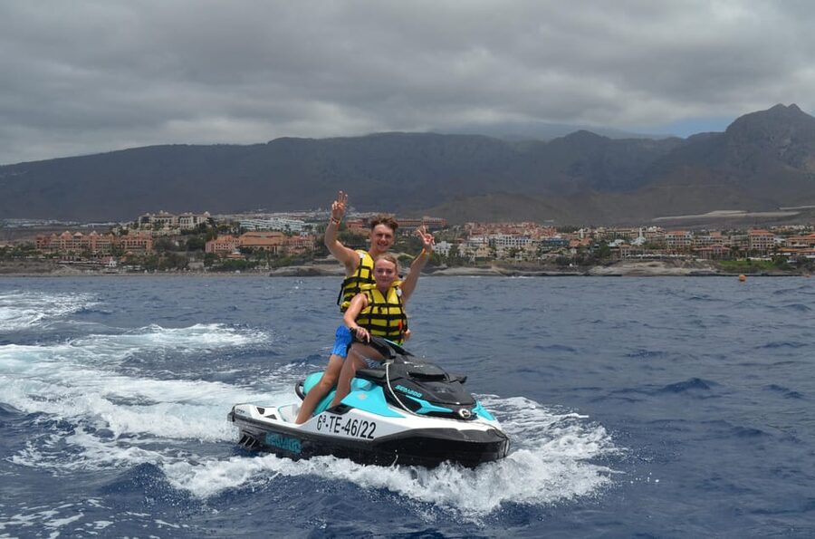 From Puerto Colon : 1 hour adrenaline JetSki tour - Safety Briefing and Life Jackets: The Real Start of the Tour