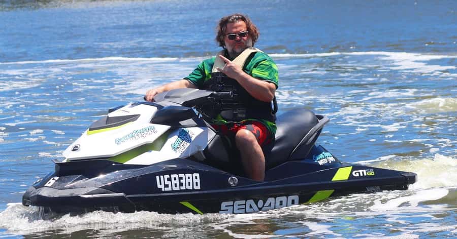 Gold Coast: 1-Hour Jet Ski Ride -No slow zones + Free Photos - Where You Meet: Paradise Point Beats Surfers for Parking