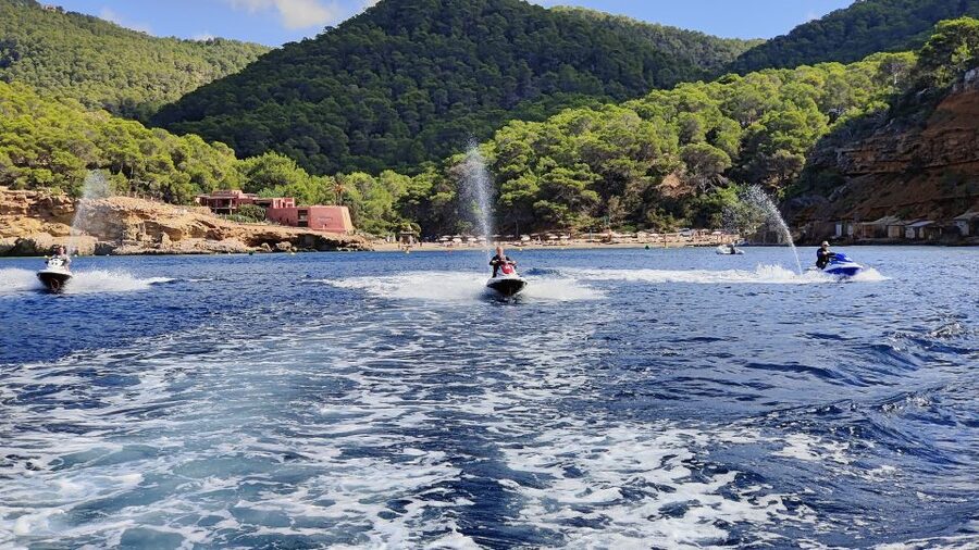Ibiza Jet Ski Tour: San Antonio to Cala Salada - No License - What’s included: Yamaha, instructor, lifejacket, insurance