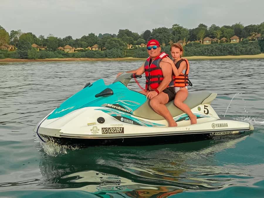 Jetski Halfday - Group size, guide setup, and why the vibe matters