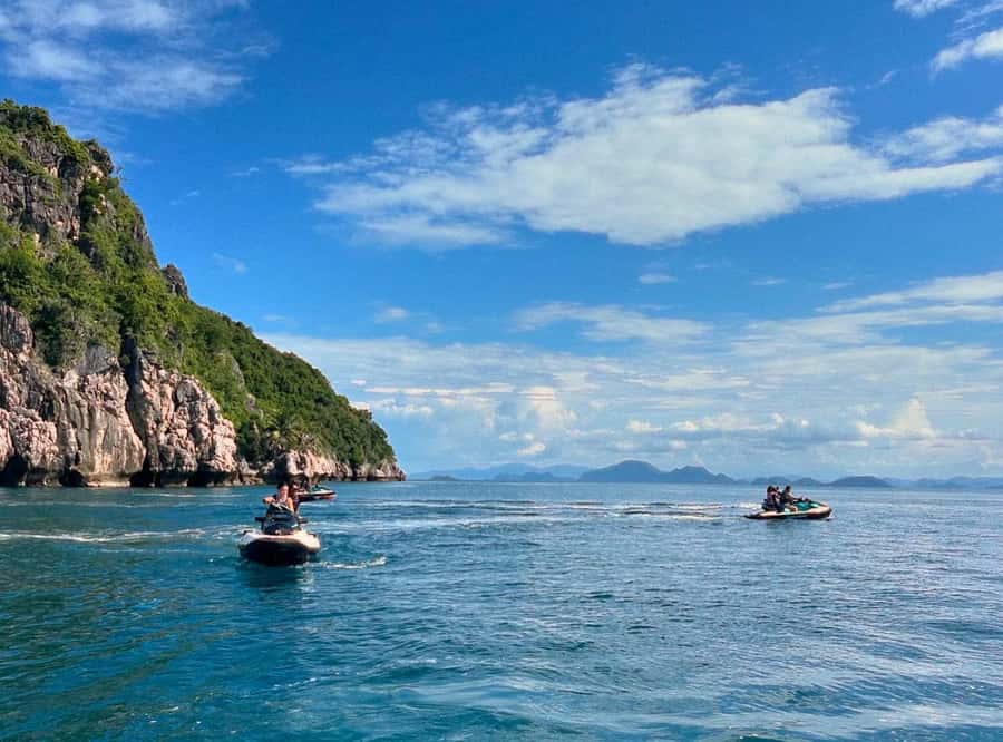 Koh Samui: Jetski Safari, Snorkeling to Pig & Virgin Islands - Pig Island (Koh Mat Sum): Pigs, Beach Time, and One Safety Note