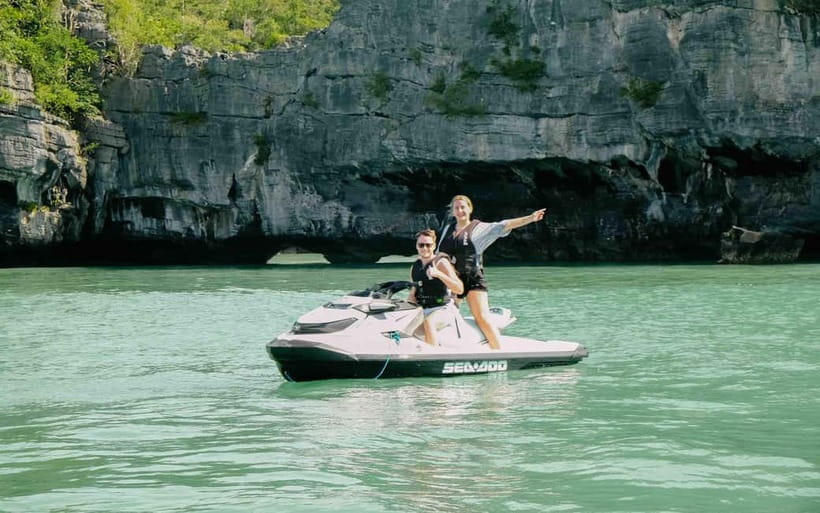 Langkawi: Jet Ski Tour UNESCO Kilim Geopark Free Video - Monkey feeding and eagle watching: wildlife encounters with real energy