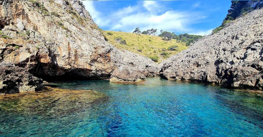 Mallorca Alcudia: Jack Sparrow Cave Jet Ski Tour - Training and jet ski basics (no license, real control)