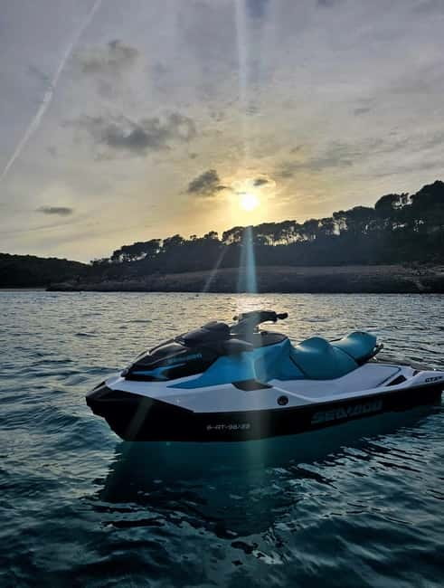 MALLORCA: JET SKI TO CALA MONDRAGÓ, CALA D'OR - Jet ski in Cala d’Or: the pace is the product