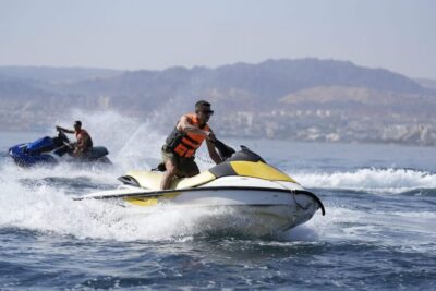 St. Julian's: Jet Ski Rental in St. George's Bay - Getting to the jetty: Verdi St. George’s Bay Marina and the yellow line